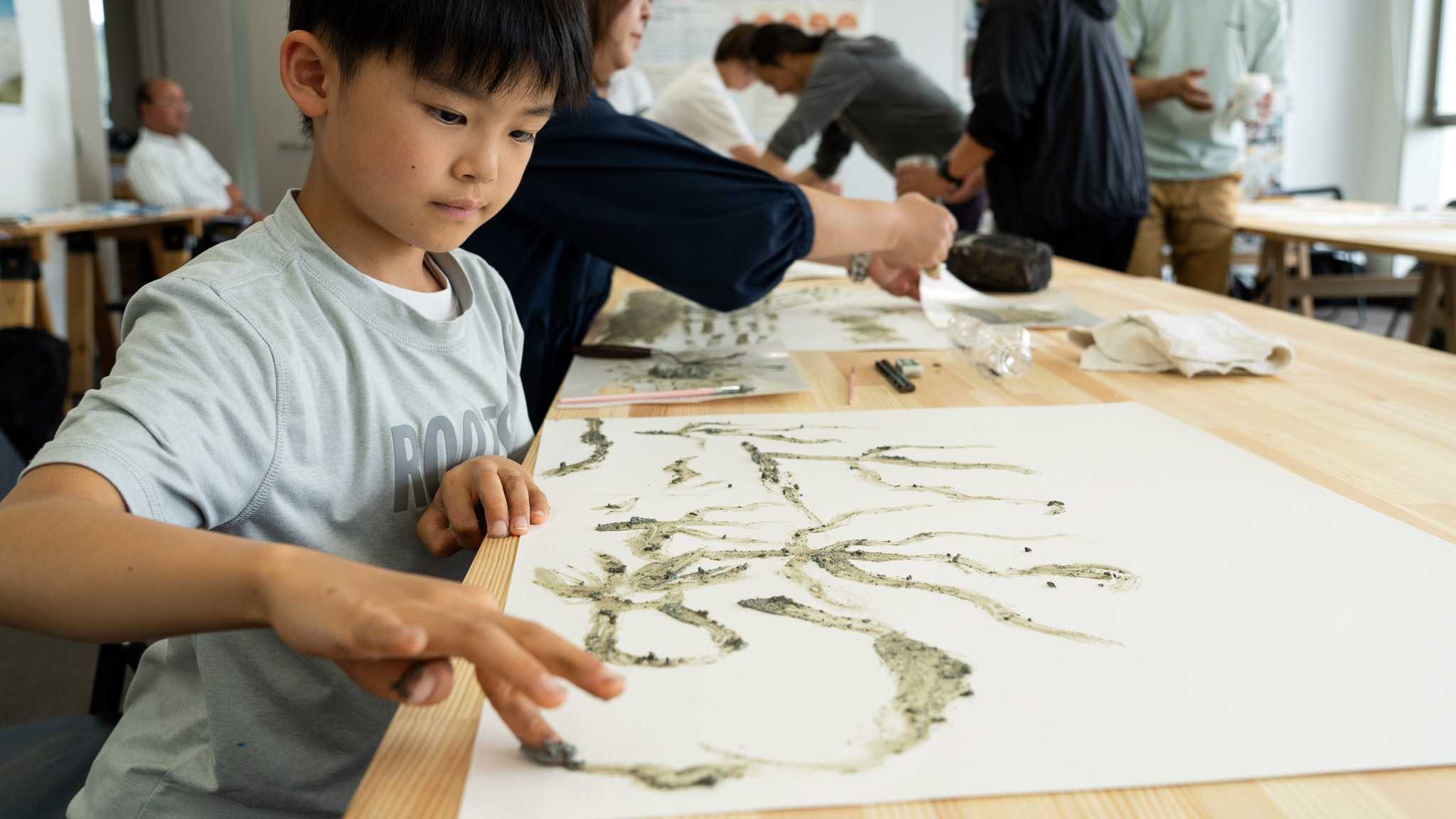 ART×SCIENCE アウトリーチ型ワークショップ 企画者レポート 「浮かぶ海底、動く絵の具」の記事のアイキャッチ画像